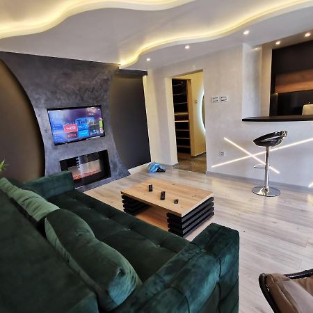 נובי סאד Brend New Luxurious Apartment In Downtown With Free Parking מראה חיצוני תמונה