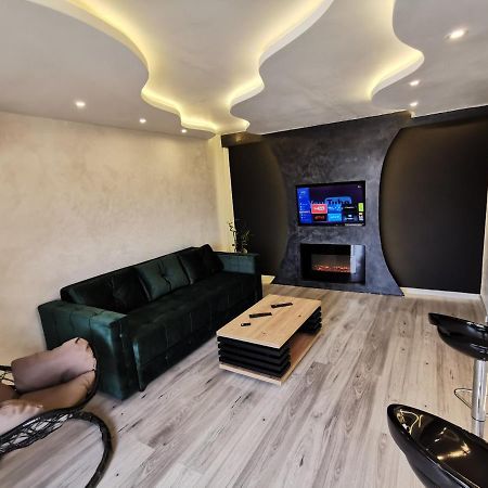 נובי סאד Brend New Luxurious Apartment In Downtown With Free Parking מראה חיצוני תמונה