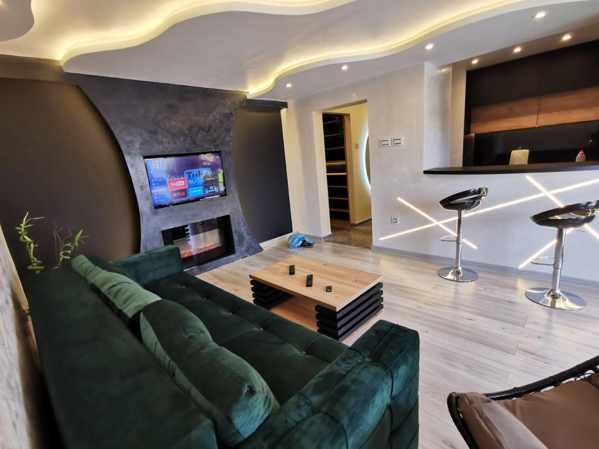 נובי סאד Brend New Luxurious Apartment In Downtown With Free Parking מראה חיצוני תמונה