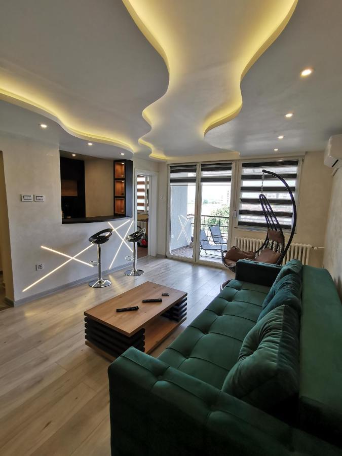 נובי סאד Brend New Luxurious Apartment In Downtown With Free Parking מראה חיצוני תמונה