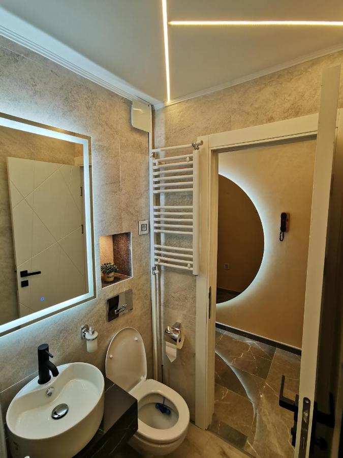נובי סאד Brend New Luxurious Apartment In Downtown With Free Parking מראה חיצוני תמונה