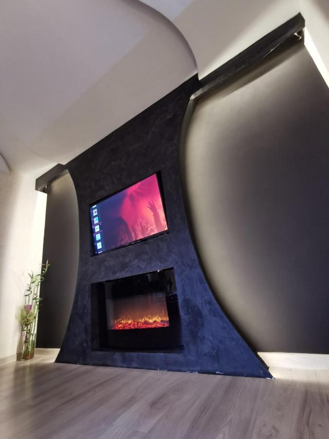 נובי סאד Brend New Luxurious Apartment In Downtown With Free Parking מראה חיצוני תמונה