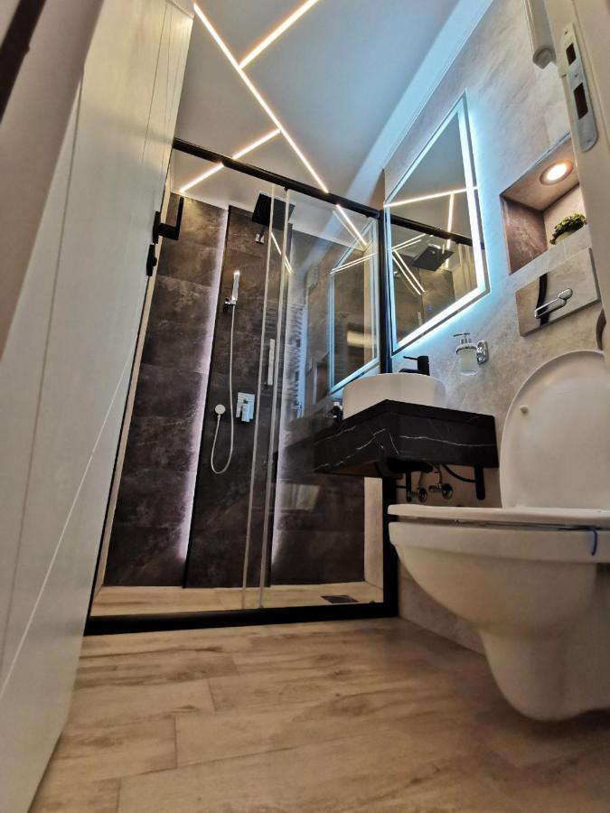 נובי סאד Brend New Luxurious Apartment In Downtown With Free Parking מראה חיצוני תמונה