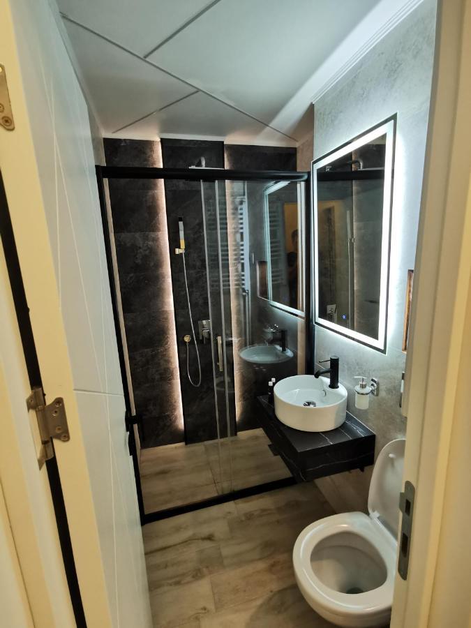 נובי סאד Brend New Luxurious Apartment In Downtown With Free Parking מראה חיצוני תמונה